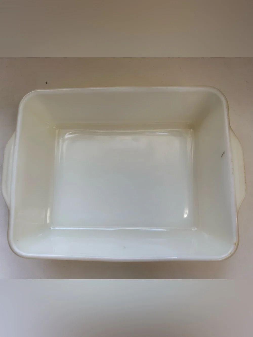 Vintage Pyrex dish with lid
